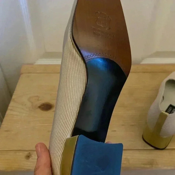 Stuart Weitzman Cream Fabric Square Heel Shoes - Picture 7 of 7